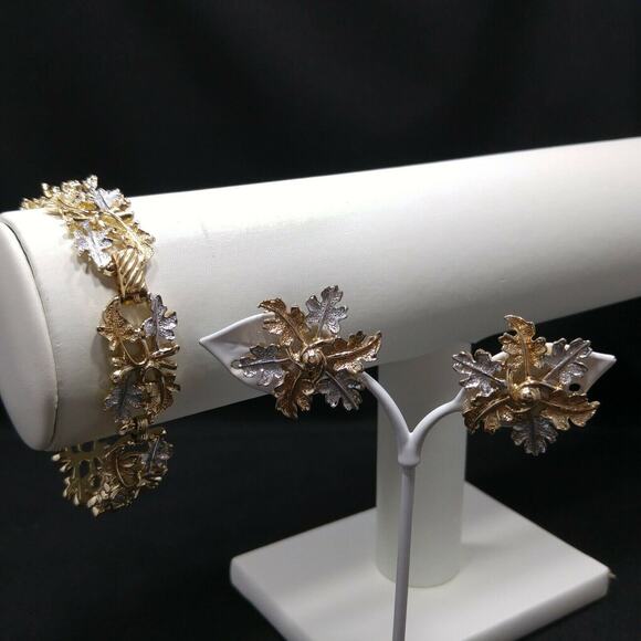 Vintage Sarah Coventry "Garland" Earrings & Bracelet, 1968 - Picture 5 of 10